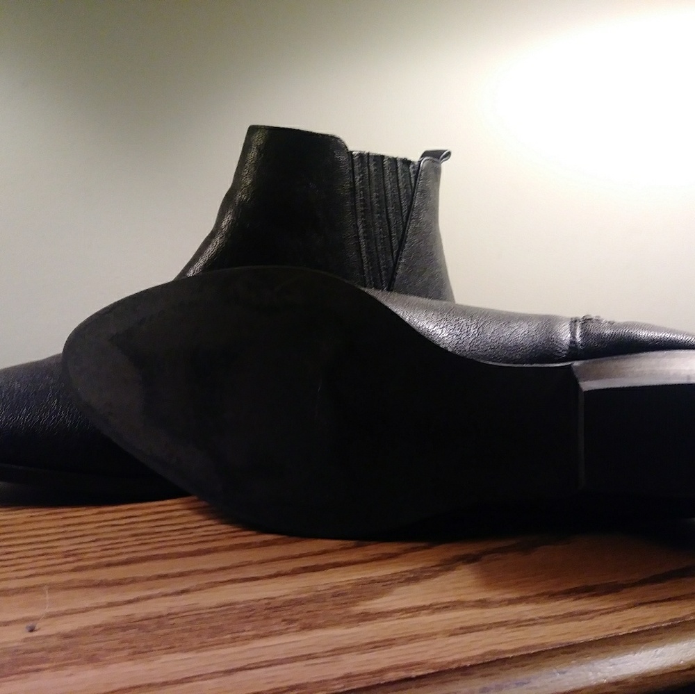 Ivanka Booties - Picture 3 of 4